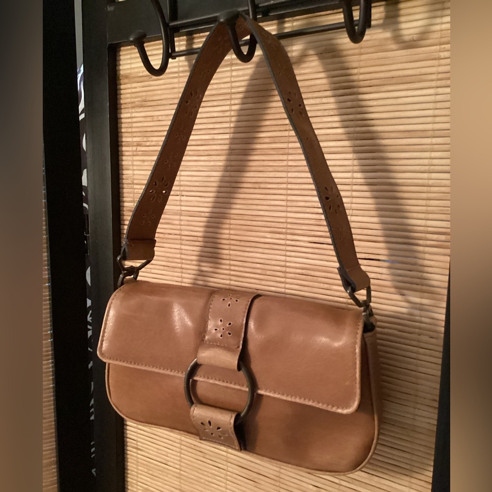 ๐ Vintage Y2K baby bag laser cut vegan leather camel brown tan small purse - Picture 2 of 9